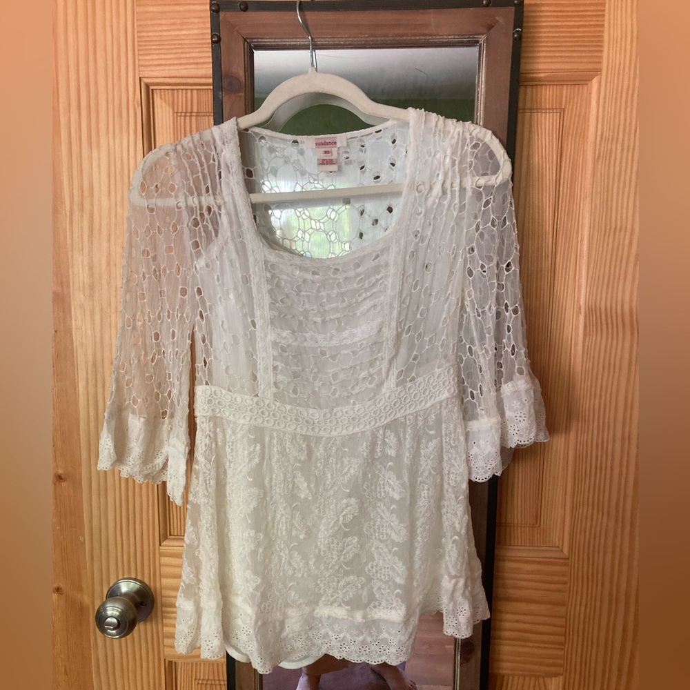 Sundance blouse with undershirt. Size small. 100% silk.
